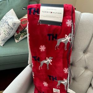 Tommy Hilfiger Plush Sherpa Throw Red 50”x60”